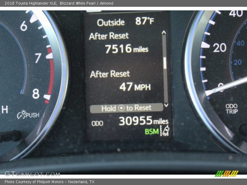 Blizzard White Pearl / Almond 2018 Toyota Highlander XLE