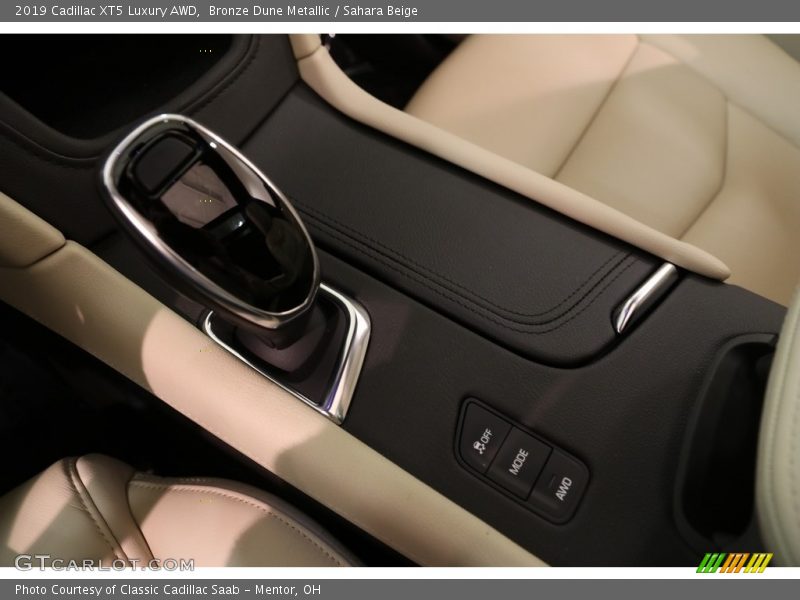 Bronze Dune Metallic / Sahara Beige 2019 Cadillac XT5 Luxury AWD