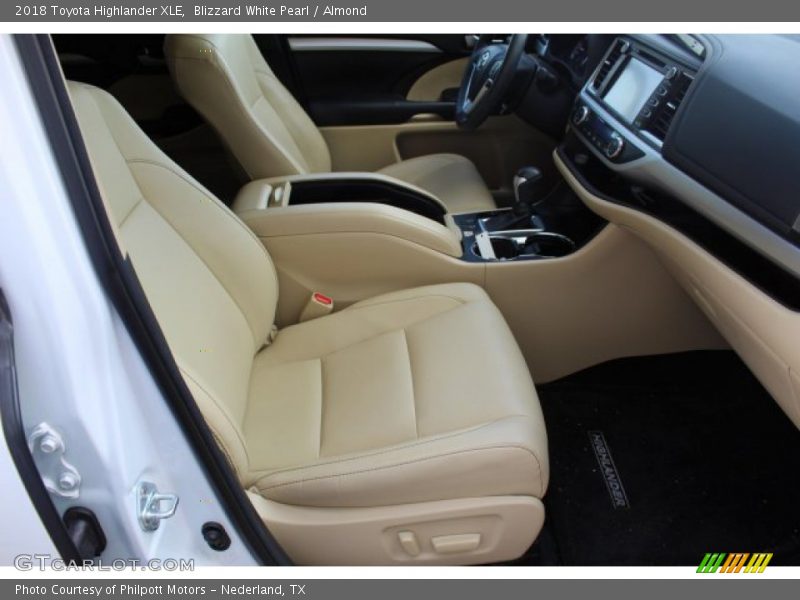 Blizzard White Pearl / Almond 2018 Toyota Highlander XLE