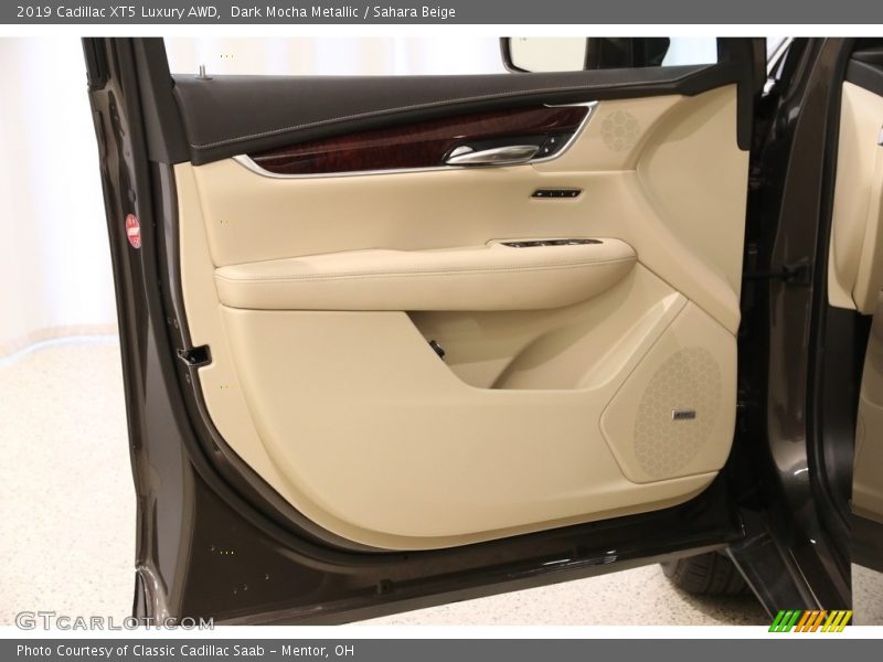 Dark Mocha Metallic / Sahara Beige 2019 Cadillac XT5 Luxury AWD