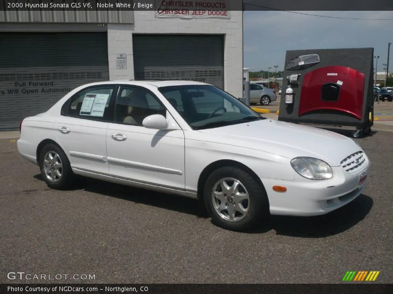 Noble White / Beige 2000 Hyundai Sonata GLS V6