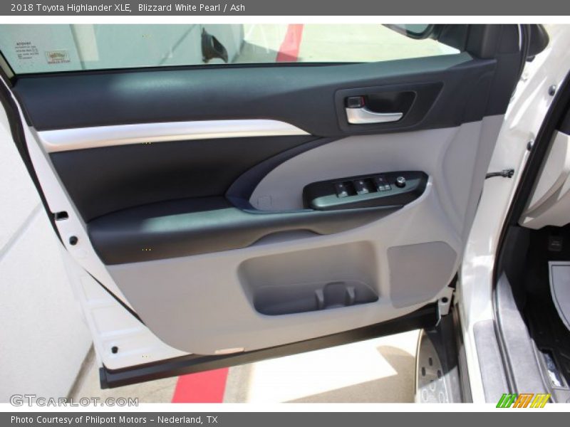 Blizzard White Pearl / Ash 2018 Toyota Highlander XLE