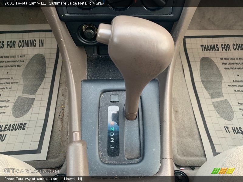 Cashmere Beige Metallic / Gray 2001 Toyota Camry LE
