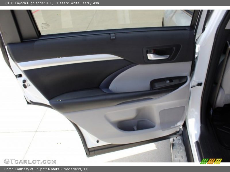 Blizzard White Pearl / Ash 2018 Toyota Highlander XLE