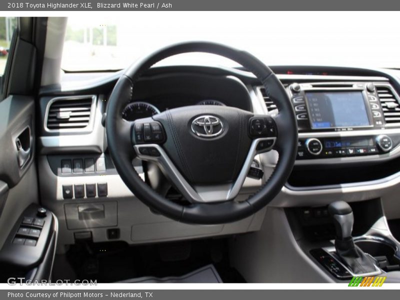Blizzard White Pearl / Ash 2018 Toyota Highlander XLE