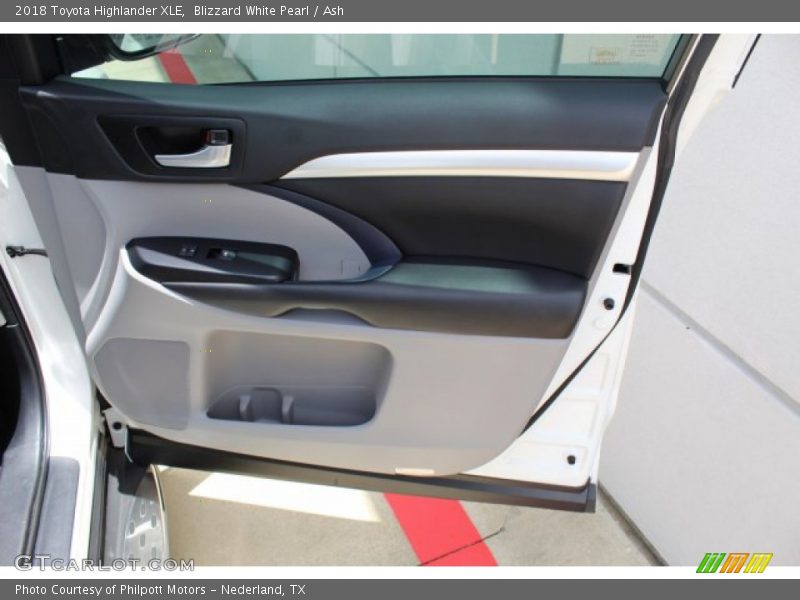 Blizzard White Pearl / Ash 2018 Toyota Highlander XLE