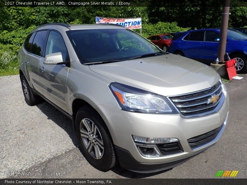 Champagne Silver Metallic / Ebony 2017 Chevrolet Traverse LT AWD