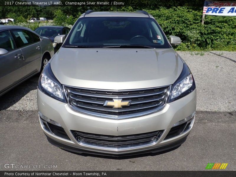 Champagne Silver Metallic / Ebony 2017 Chevrolet Traverse LT AWD
