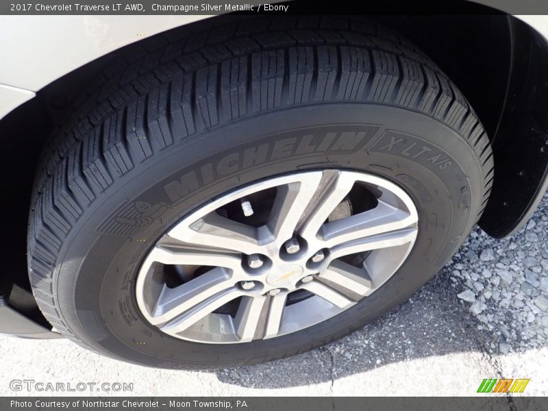 Champagne Silver Metallic / Ebony 2017 Chevrolet Traverse LT AWD