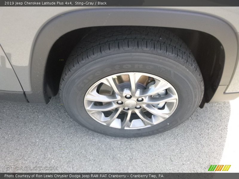 Sting-Gray / Black 2019 Jeep Cherokee Latitude Plus 4x4
