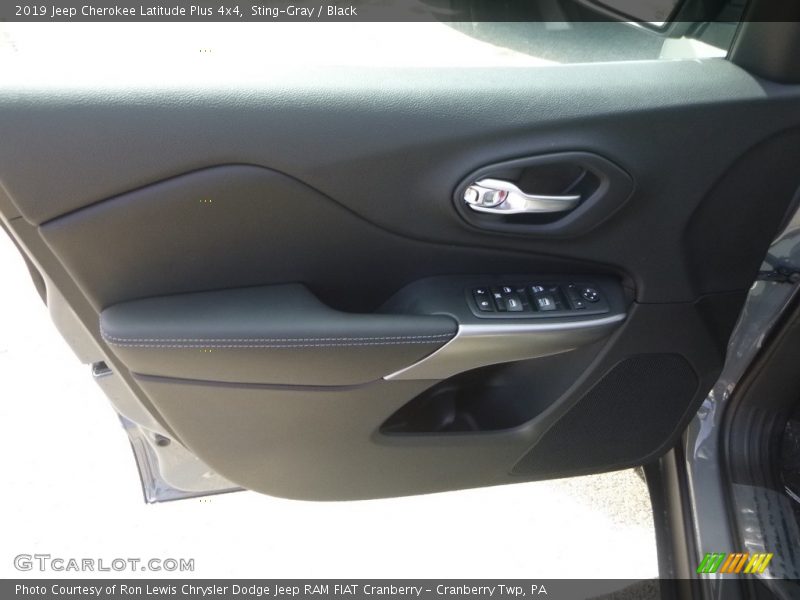 Sting-Gray / Black 2019 Jeep Cherokee Latitude Plus 4x4