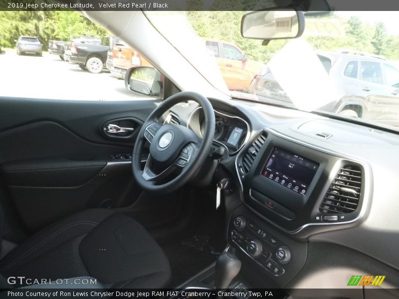 Velvet Red Pearl / Black 2019 Jeep Cherokee Latitude
