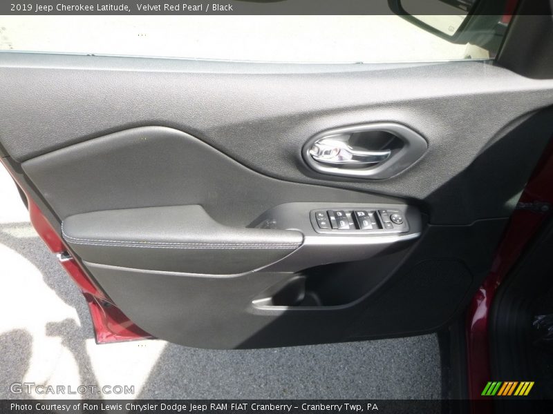 Velvet Red Pearl / Black 2019 Jeep Cherokee Latitude