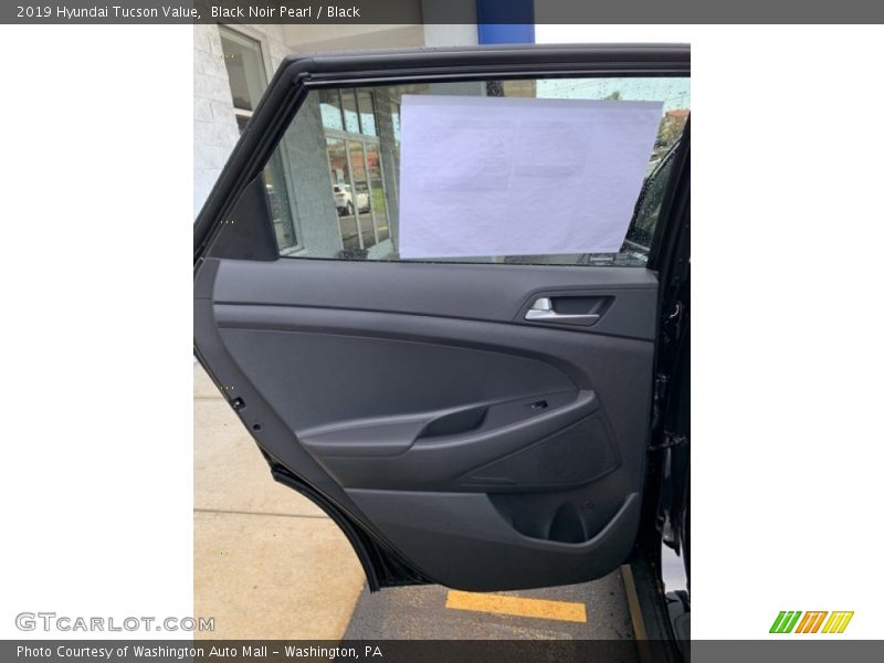 Black Noir Pearl / Black 2019 Hyundai Tucson Value