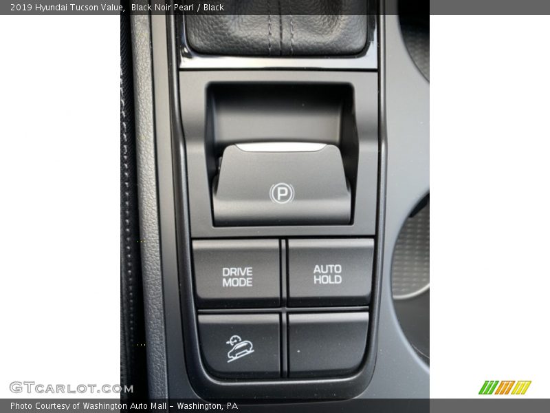 Black Noir Pearl / Black 2019 Hyundai Tucson Value