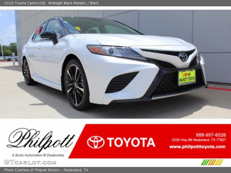 Midnight Black Metallic / Black 2019 Toyota Camry XSE