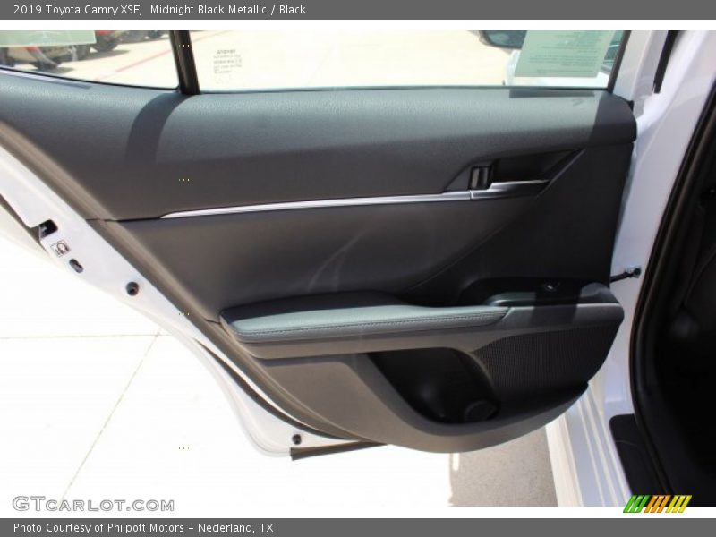 Midnight Black Metallic / Black 2019 Toyota Camry XSE