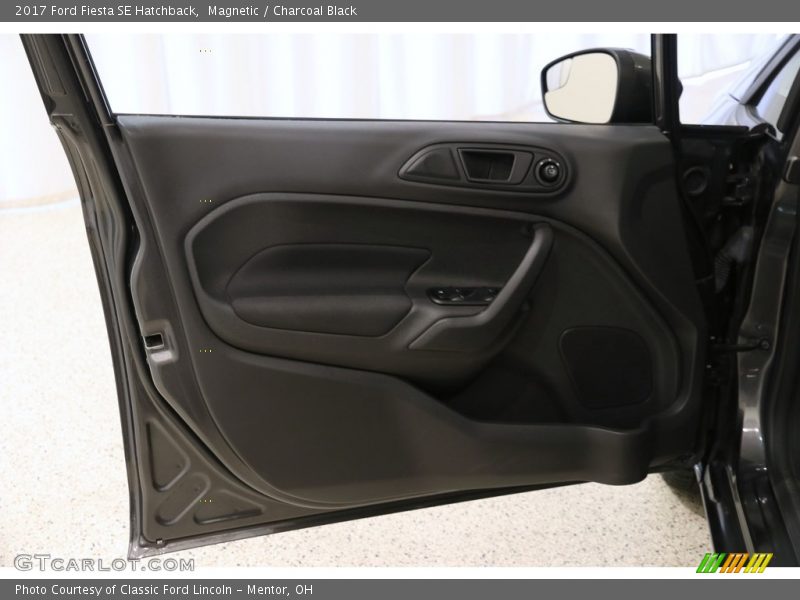 Magnetic / Charcoal Black 2017 Ford Fiesta SE Hatchback