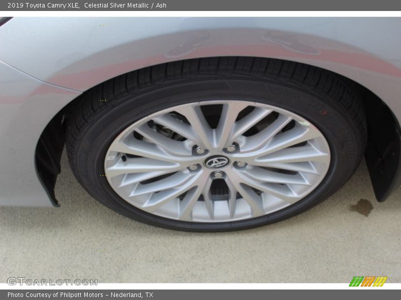Celestial Silver Metallic / Ash 2019 Toyota Camry XLE