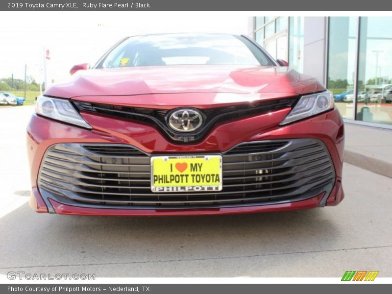 Ruby Flare Pearl / Black 2019 Toyota Camry XLE
