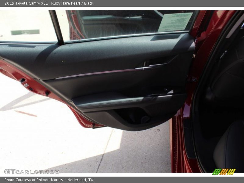 Ruby Flare Pearl / Black 2019 Toyota Camry XLE
