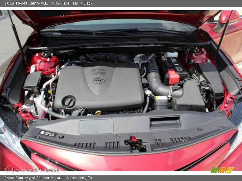 Ruby Flare Pearl / Black 2019 Toyota Camry XLE