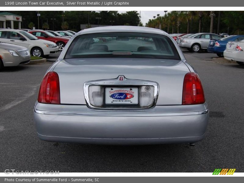 Silver Frost Metallic / Light Graphite 1998 Lincoln Town Car Executive