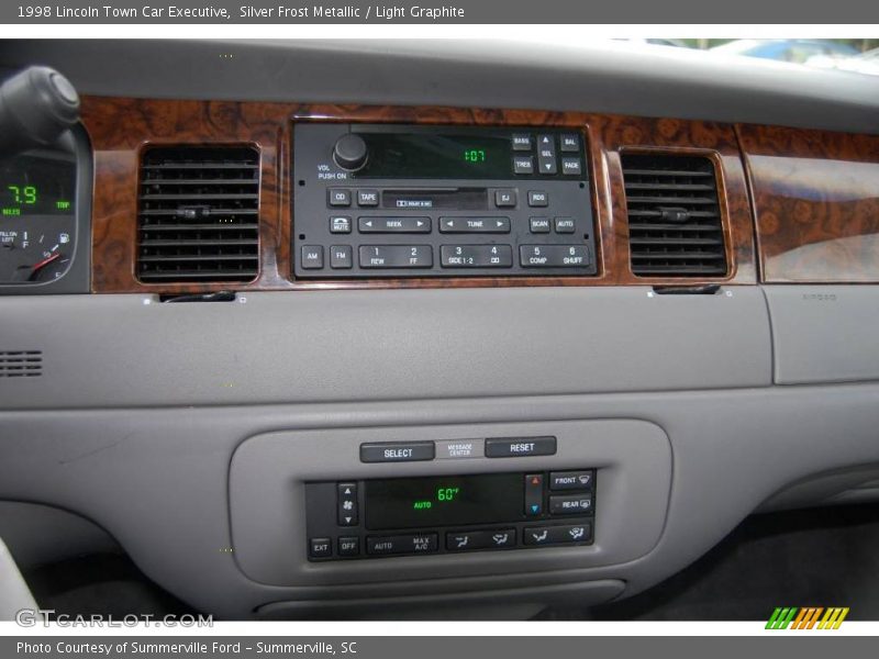 Silver Frost Metallic / Light Graphite 1998 Lincoln Town Car Executive