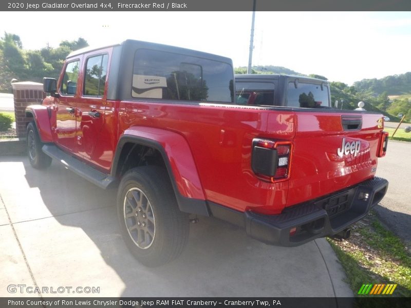 Firecracker Red / Black 2020 Jeep Gladiator Overland 4x4