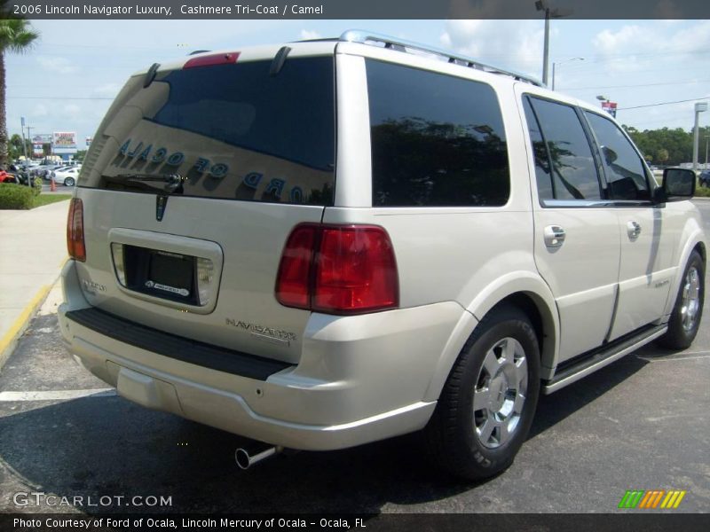Cashmere Tri-Coat / Camel 2006 Lincoln Navigator Luxury