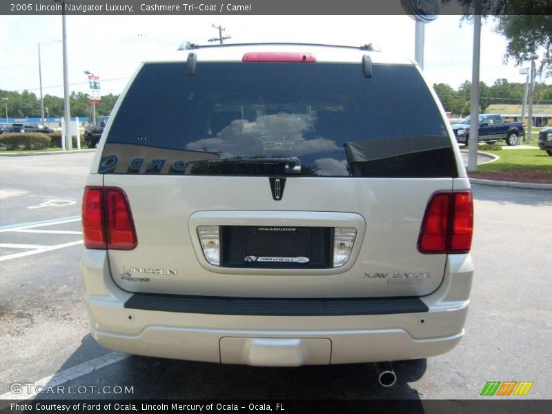 Cashmere Tri-Coat / Camel 2006 Lincoln Navigator Luxury