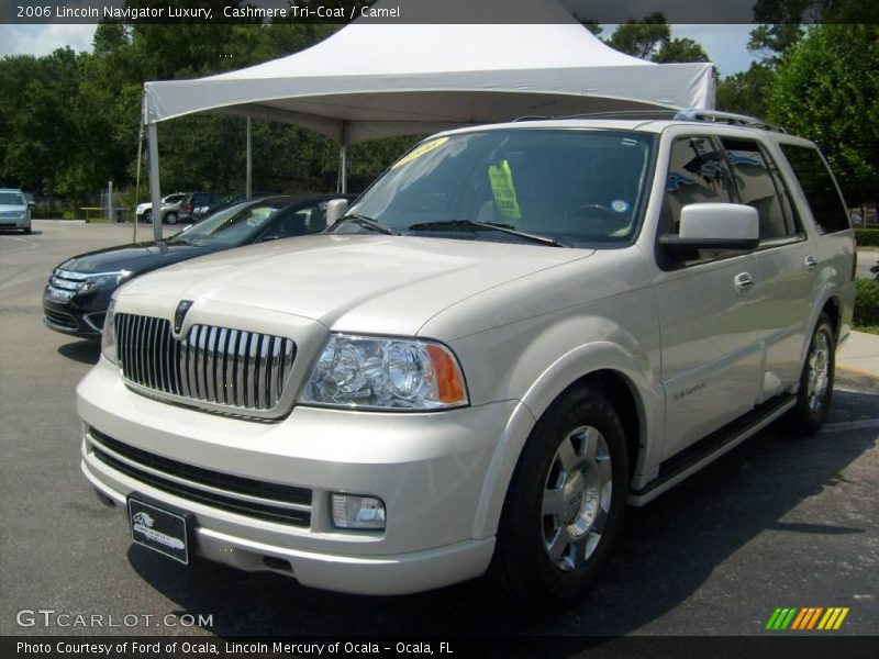 Cashmere Tri-Coat / Camel 2006 Lincoln Navigator Luxury