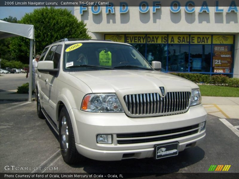 Cashmere Tri-Coat / Camel 2006 Lincoln Navigator Luxury