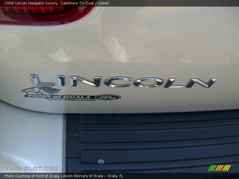 Cashmere Tri-Coat / Camel 2006 Lincoln Navigator Luxury