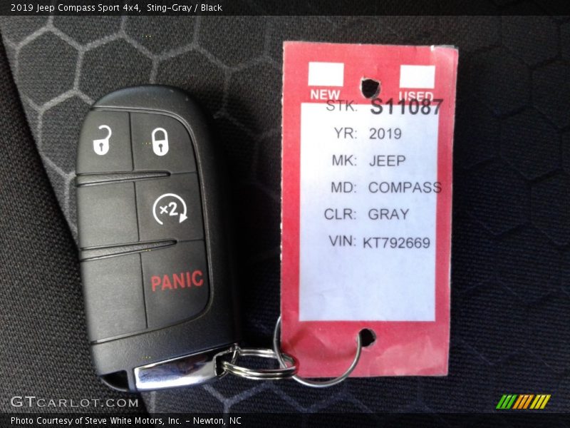 Sting-Gray / Black 2019 Jeep Compass Sport 4x4