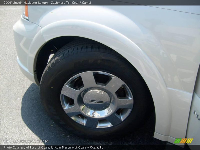 Cashmere Tri-Coat / Camel 2006 Lincoln Navigator Luxury