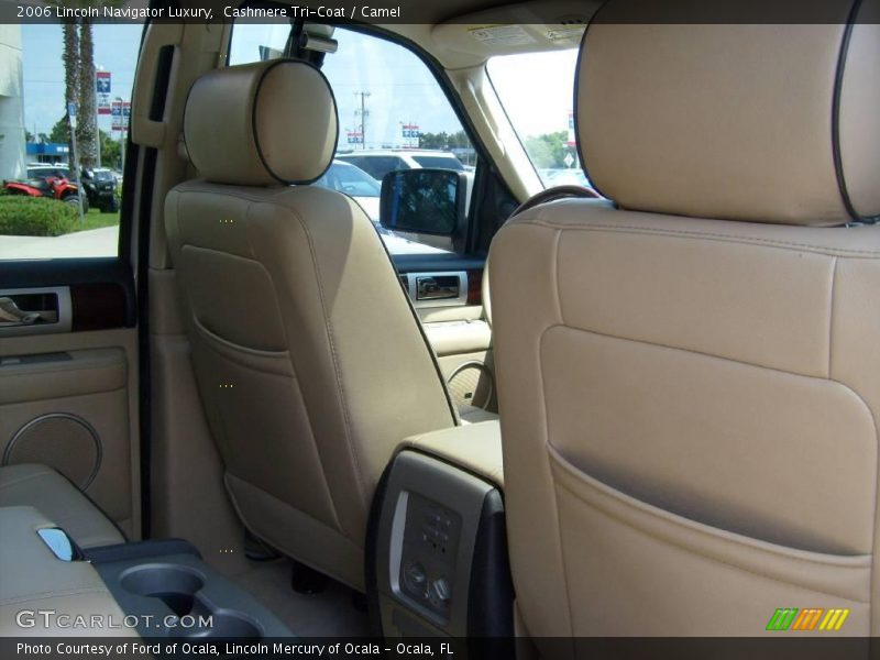 Cashmere Tri-Coat / Camel 2006 Lincoln Navigator Luxury