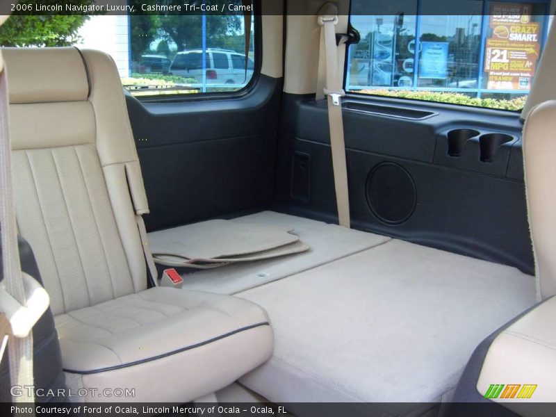 Cashmere Tri-Coat / Camel 2006 Lincoln Navigator Luxury