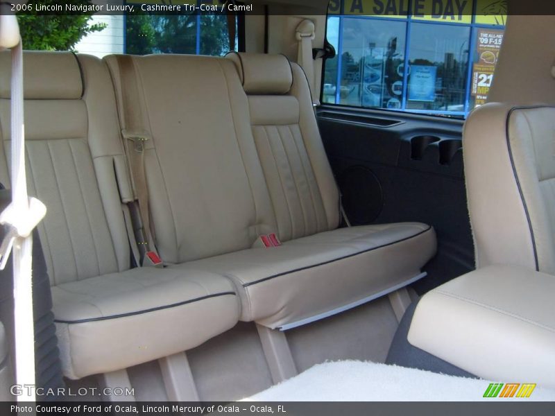 Cashmere Tri-Coat / Camel 2006 Lincoln Navigator Luxury