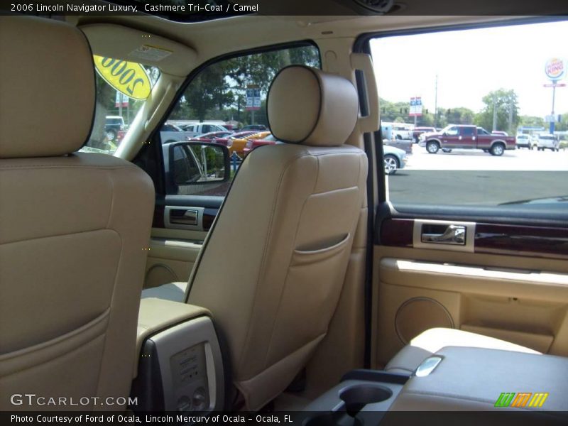 Cashmere Tri-Coat / Camel 2006 Lincoln Navigator Luxury