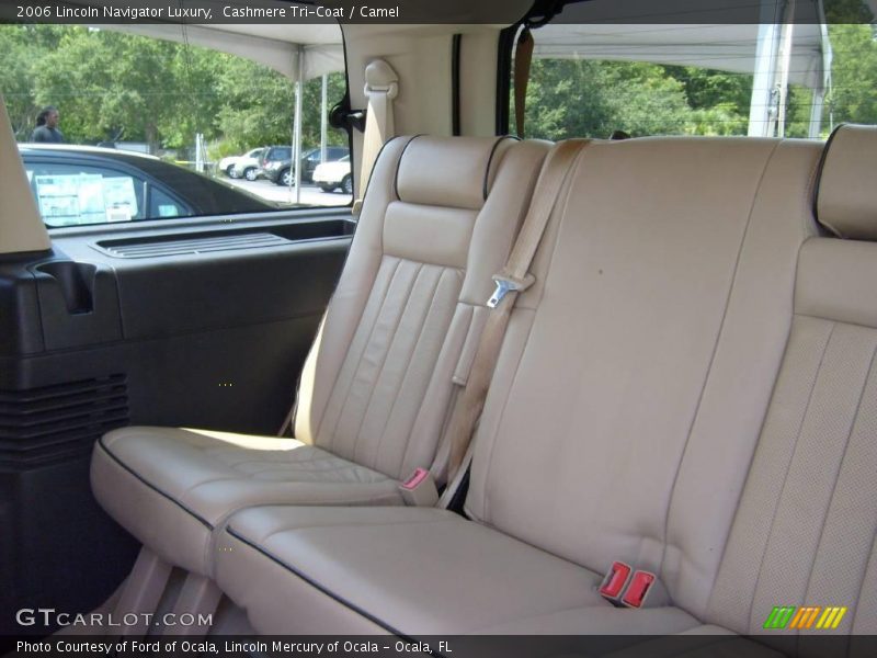 Cashmere Tri-Coat / Camel 2006 Lincoln Navigator Luxury
