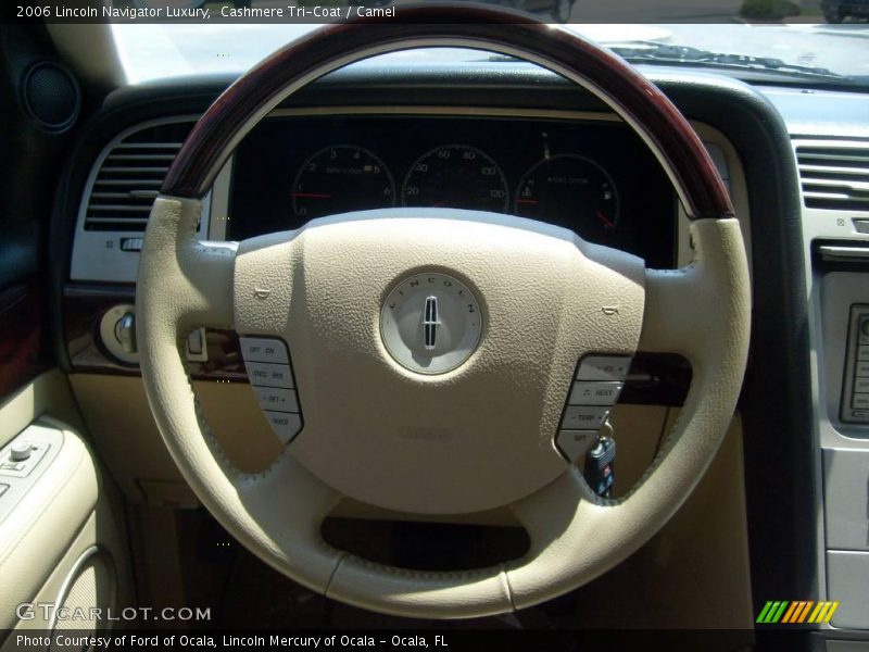 Cashmere Tri-Coat / Camel 2006 Lincoln Navigator Luxury