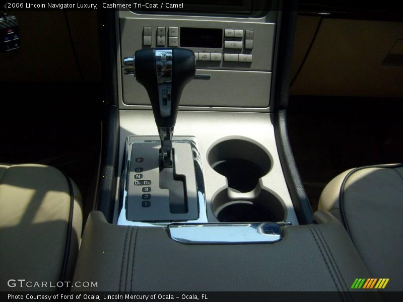 Cashmere Tri-Coat / Camel 2006 Lincoln Navigator Luxury