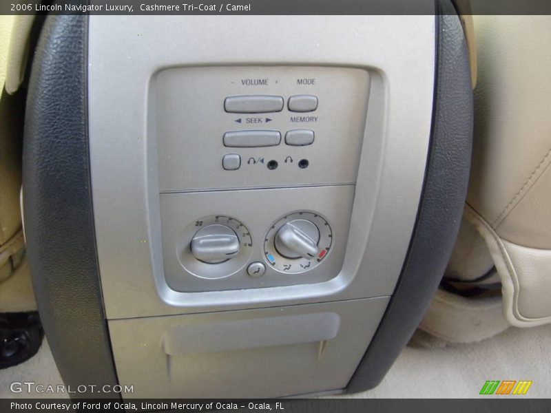 Cashmere Tri-Coat / Camel 2006 Lincoln Navigator Luxury