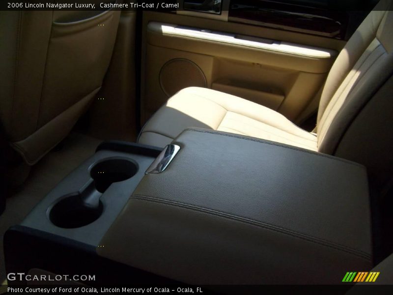 Cashmere Tri-Coat / Camel 2006 Lincoln Navigator Luxury