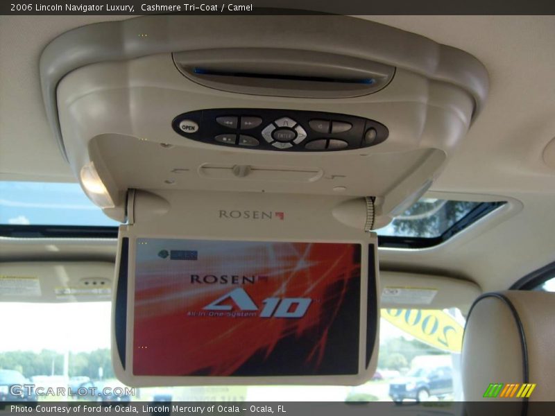 Cashmere Tri-Coat / Camel 2006 Lincoln Navigator Luxury