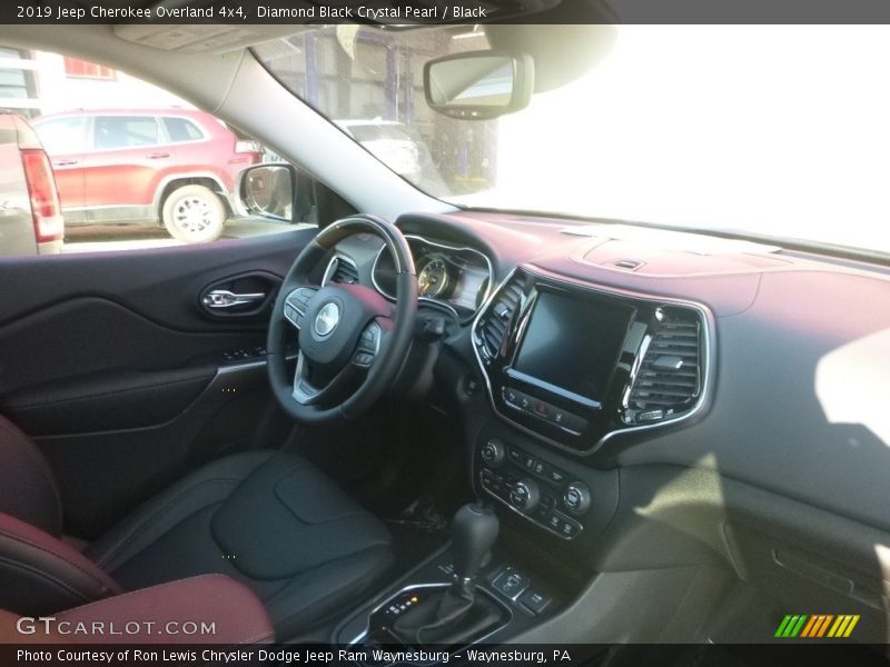 Diamond Black Crystal Pearl / Black 2019 Jeep Cherokee Overland 4x4