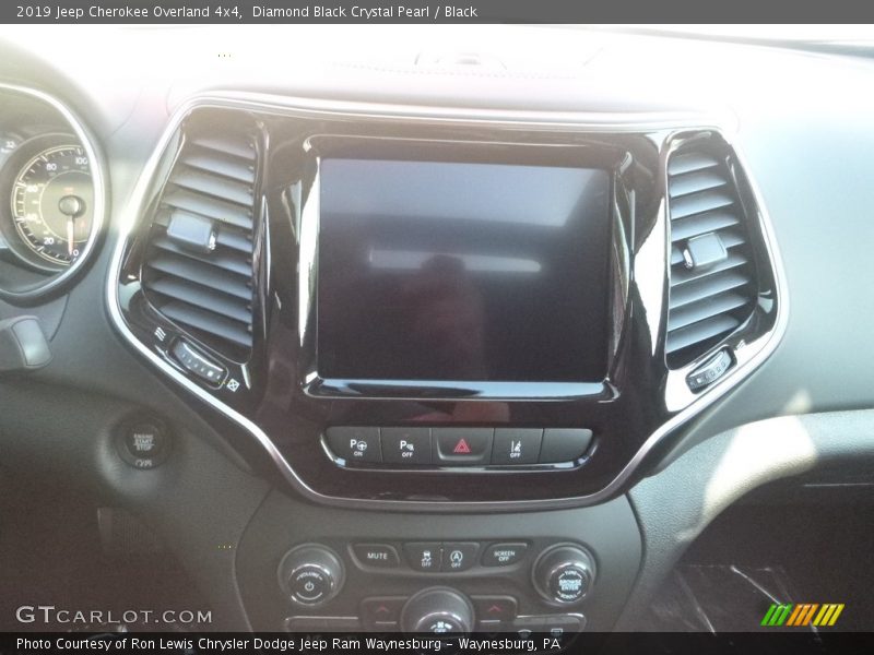 Diamond Black Crystal Pearl / Black 2019 Jeep Cherokee Overland 4x4