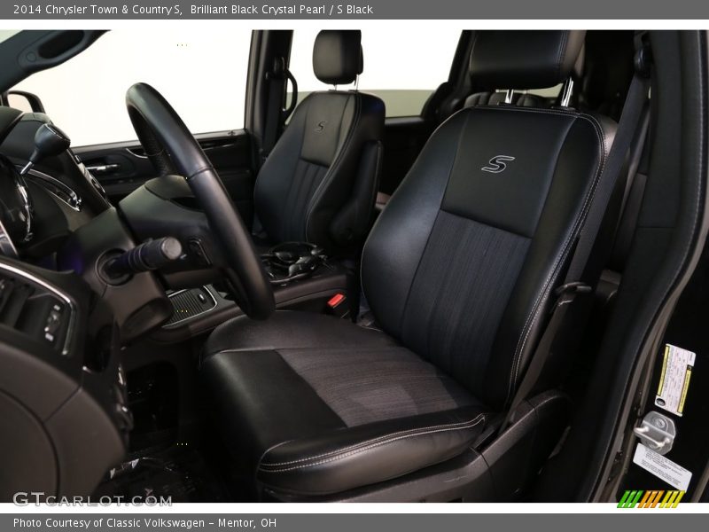 Brilliant Black Crystal Pearl / S Black 2014 Chrysler Town & Country S