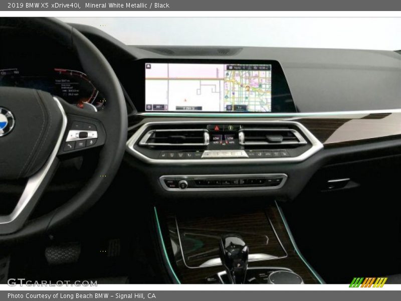 Mineral White Metallic / Black 2019 BMW X5 xDrive40i
